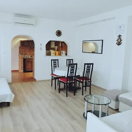 Nord 1&2-city Center, Terrace Apartment